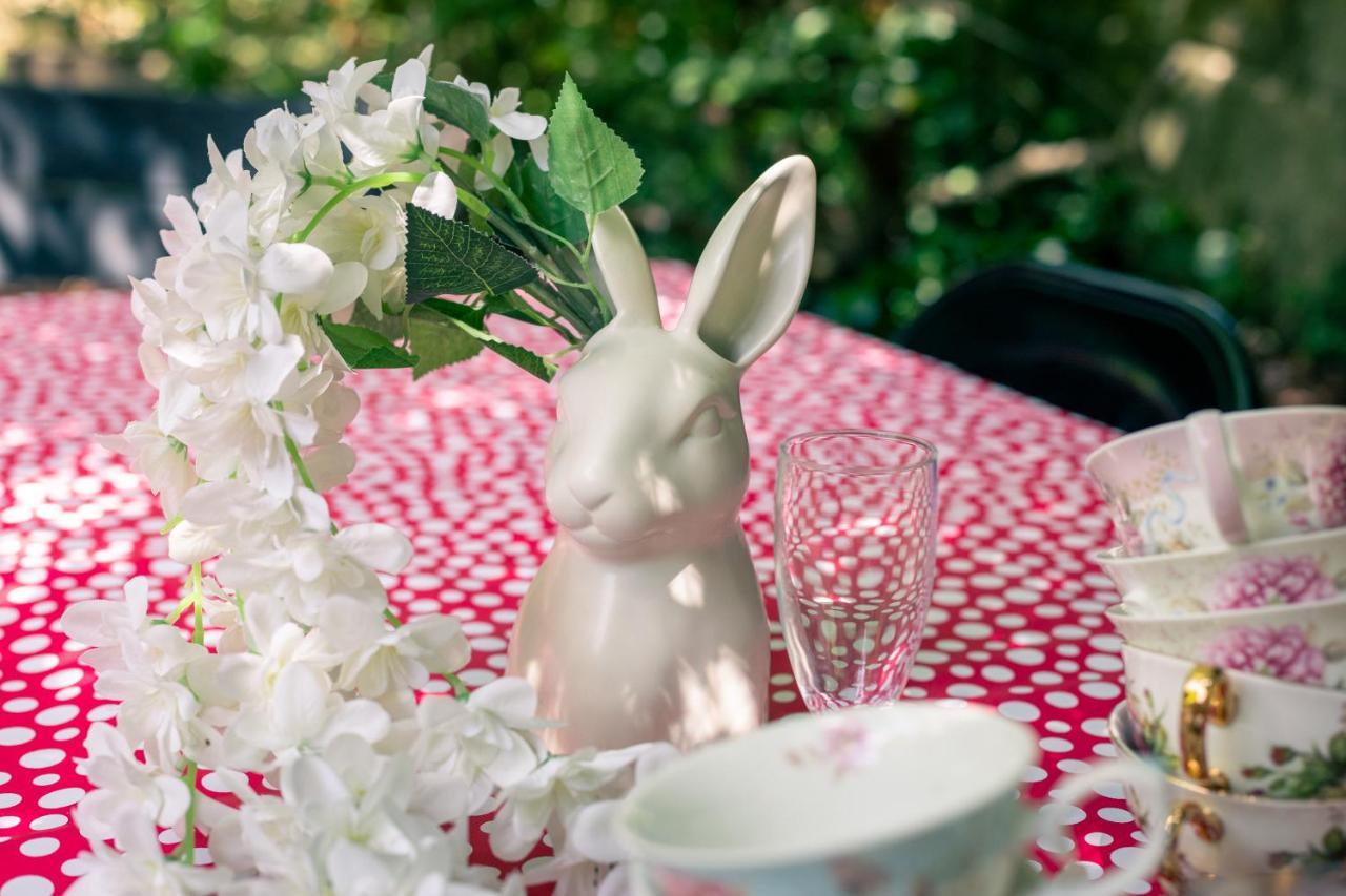 The Wonderland Townhouse - Alice In Wonderland 7Bdr Home 바스 외부 사진