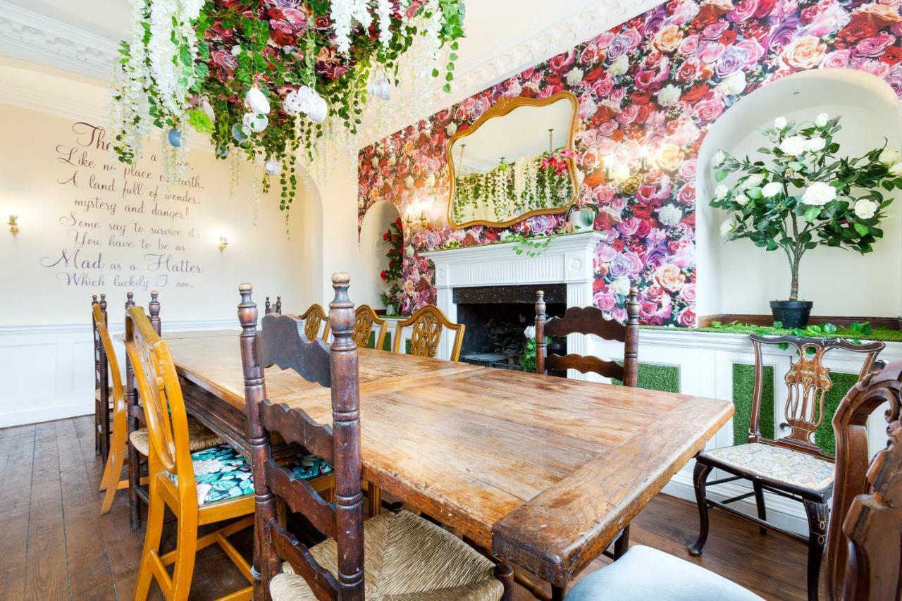 The Wonderland Townhouse - Alice In Wonderland 7Bdr Home 바스 외부 사진