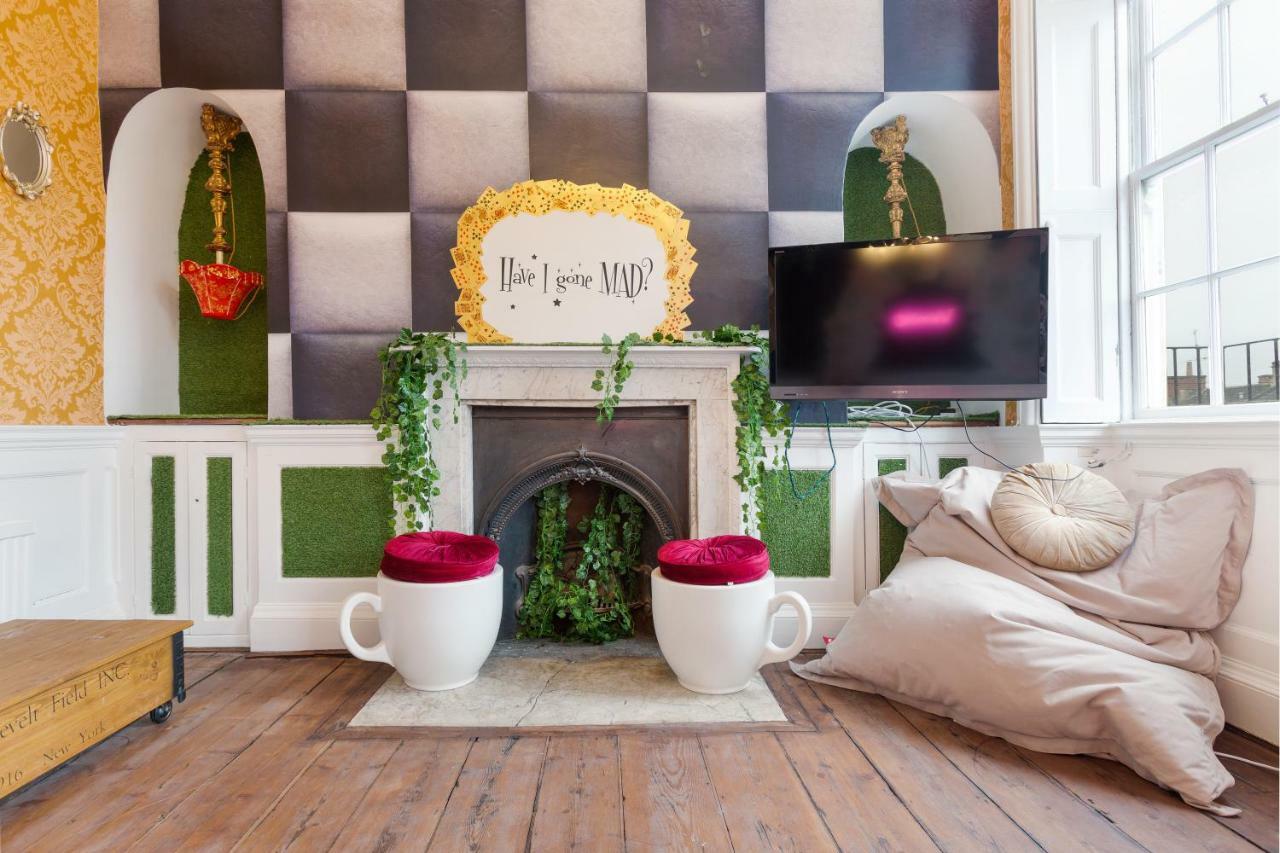 The Wonderland Townhouse - Alice In Wonderland 7Bdr Home 바스 외부 사진